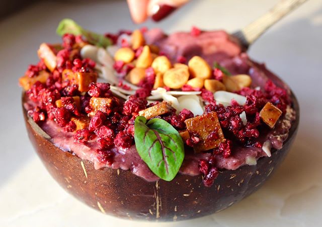 Indulge Thyself // Açaí - Pumpkin Berry Bowl