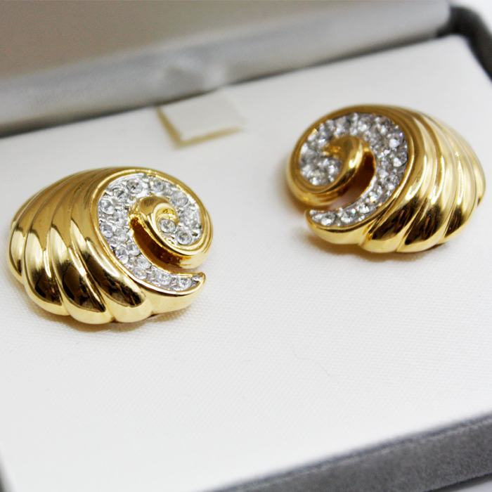 Vintage NM Gold Earrings