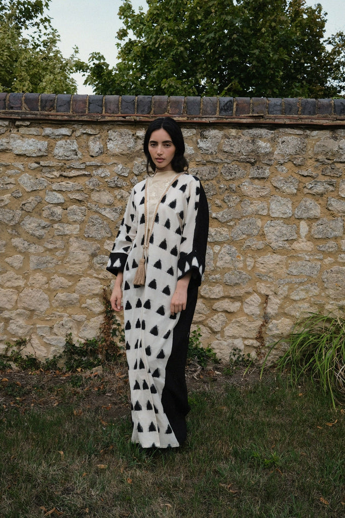 Cream Pyramids Abaya