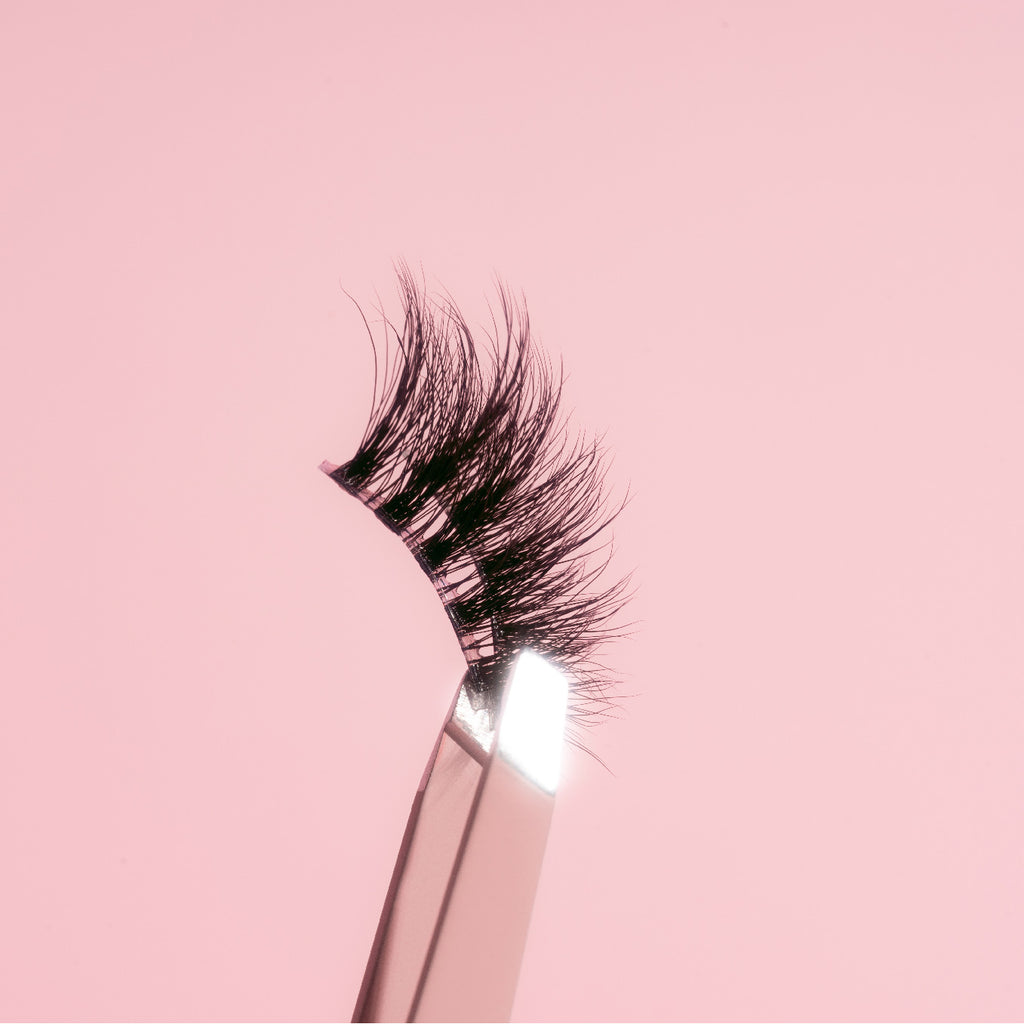 The Perfect Corner Lash